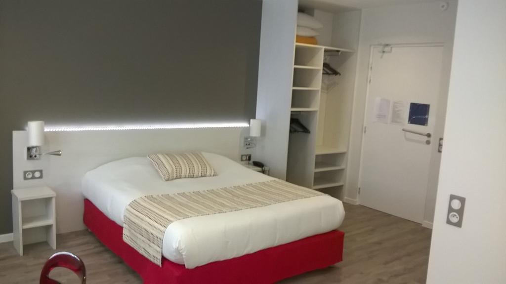Contact Hotel Du Cerf Château-Gontier Zimmer foto